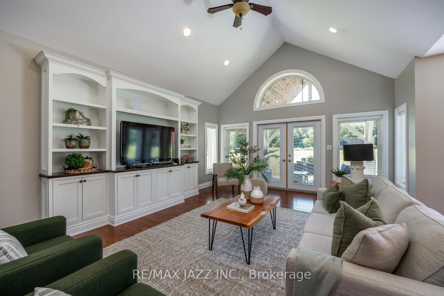 Photo 11 of 7386 Middle Road, Clarington, Rural Clarington — HOMEH