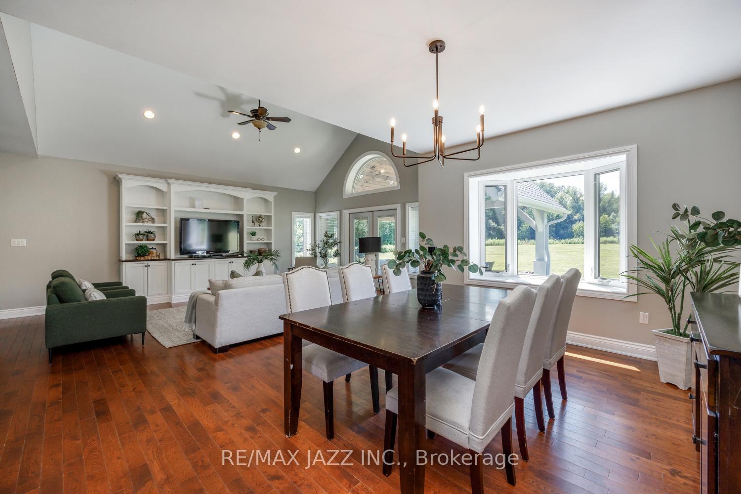Photo 16 of 7386 Middle Road, Clarington, Rural Clarington — HOMEH