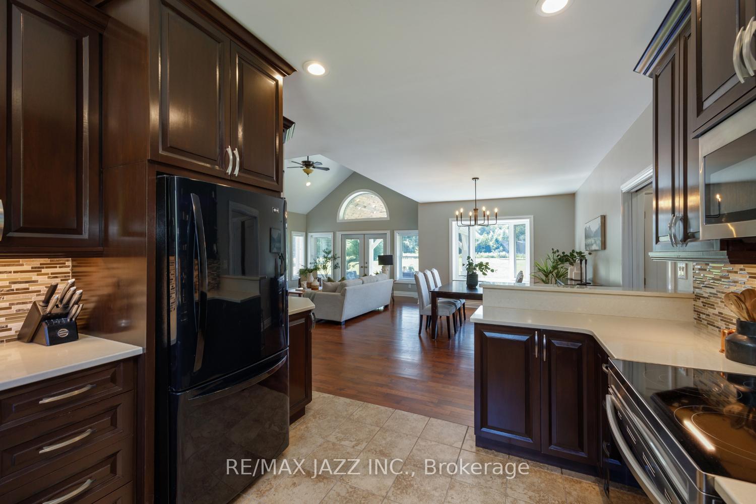 Photo 21 of 7386 Middle Road, Clarington, Rural Clarington — HOMEH