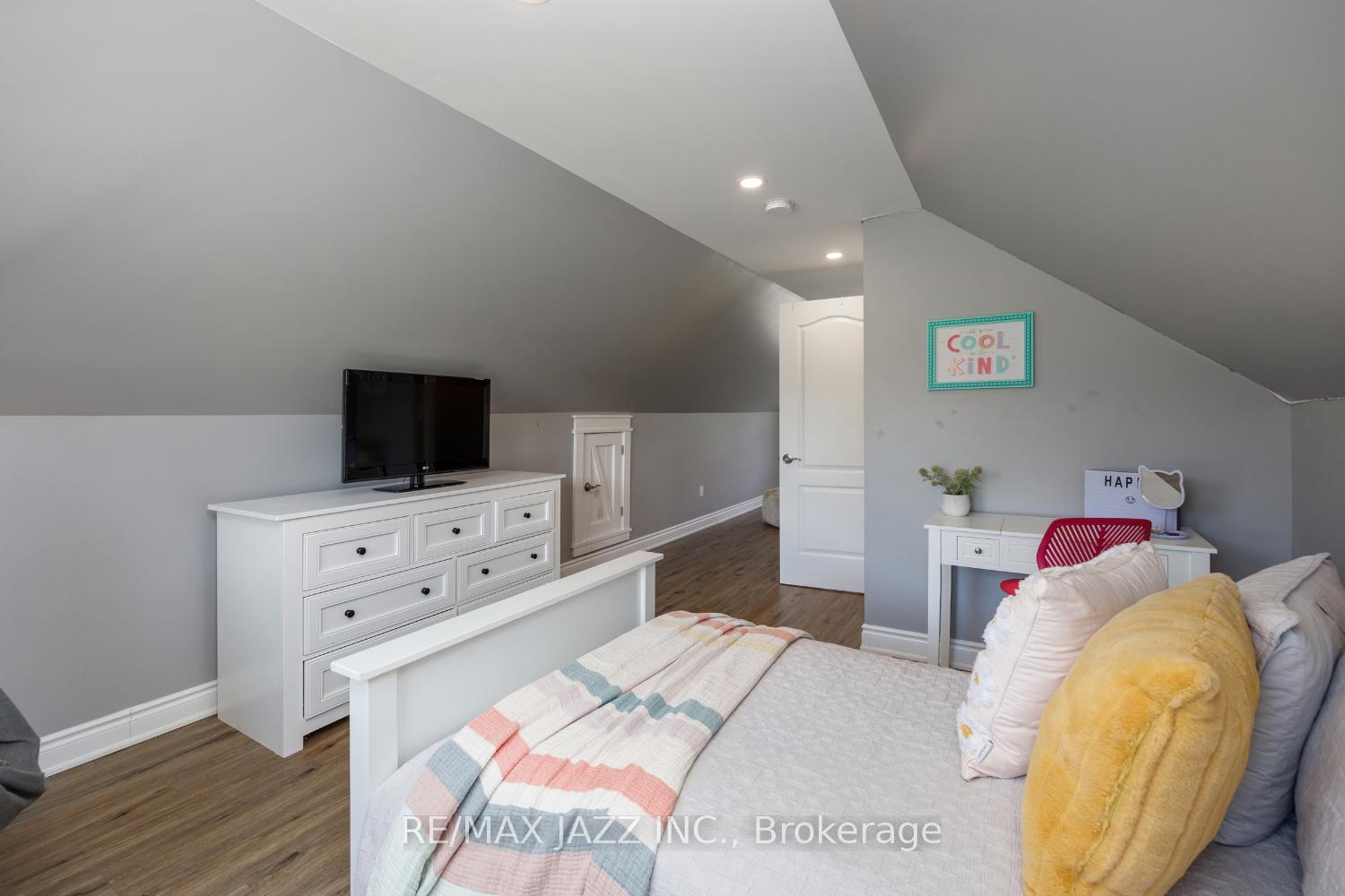 Photo 25 of 7386 Middle Road, Clarington, Rural Clarington — HOMEH