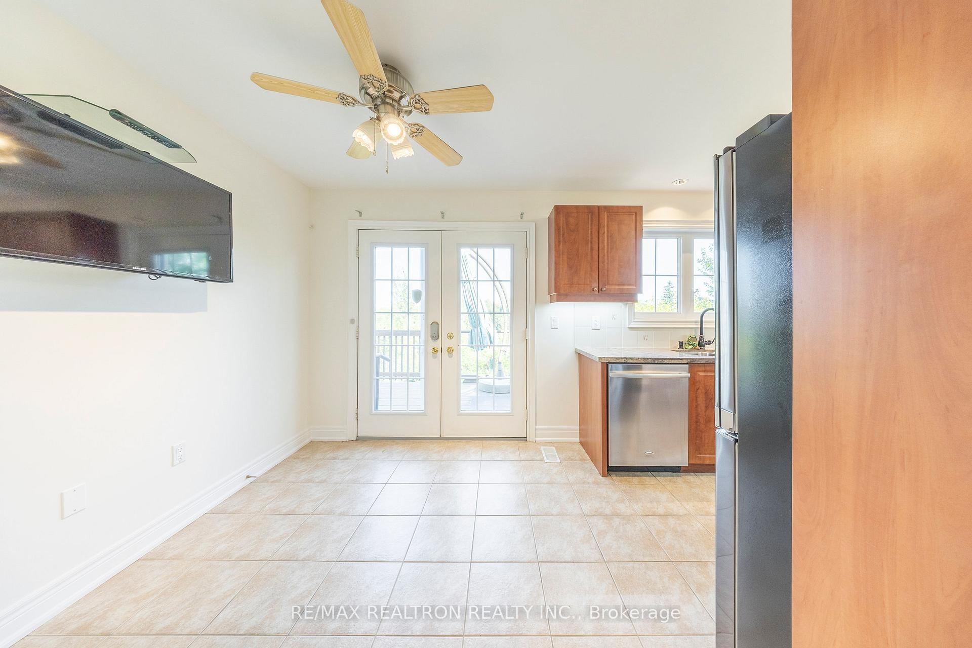 Photo 12 of 15 Galea Drive, Ajax, Central East — HOMEH