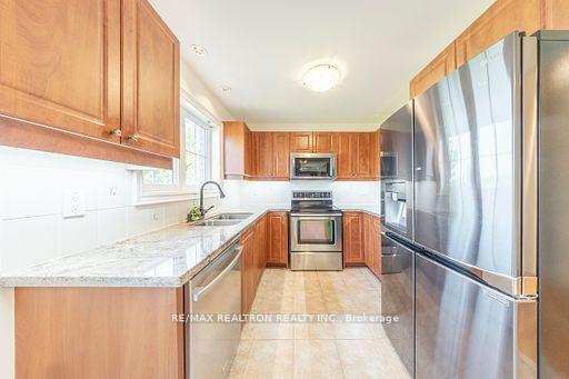 Photo 14 of 15 Galea Drive, Ajax, Central East — HOMEH