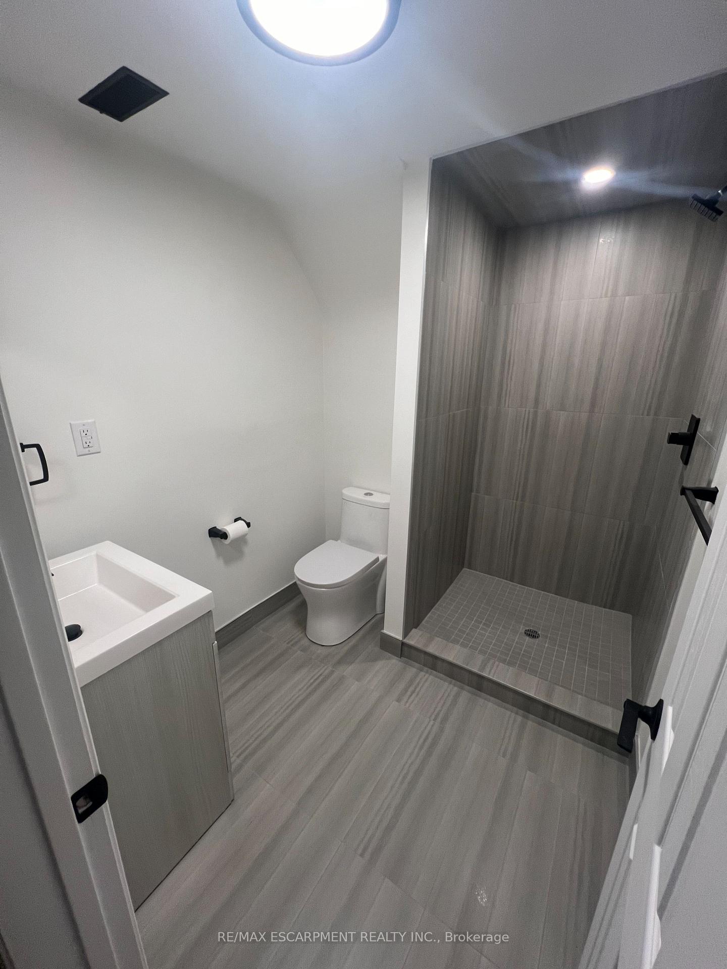 Photo 7 of Unit LOWER, 16 Teresa Street, Hamilton, Greenford — HOMEH