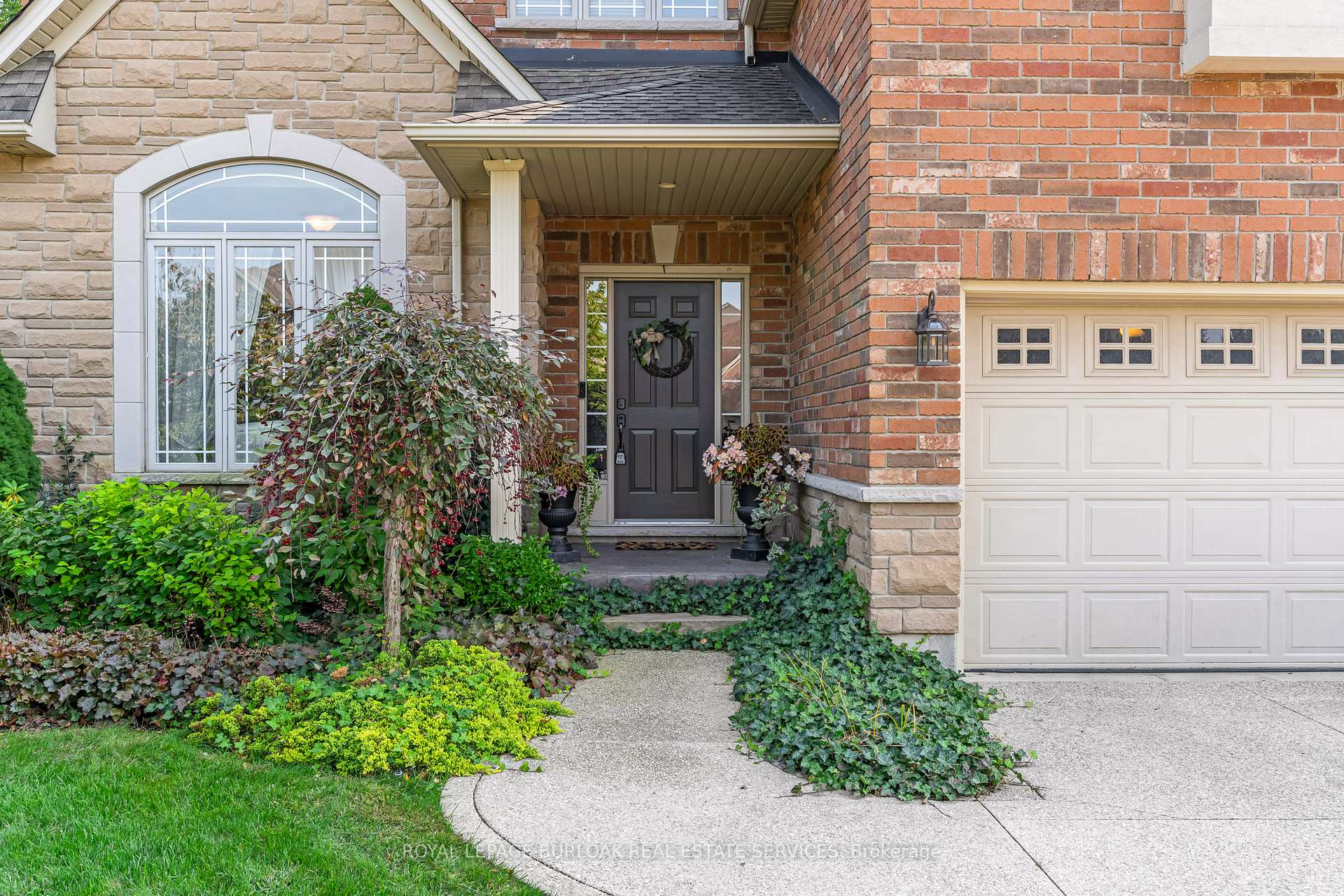 Photo 1 of 35 Oldmill Road, Hamilton, Ancaster — HOMEH