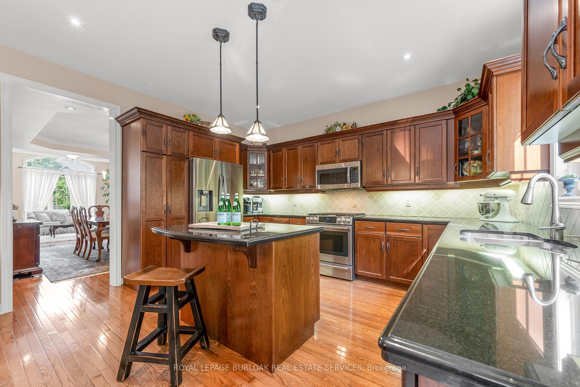 Photo 33 of 35 Oldmill Road, Hamilton, Ancaster — HOMEH