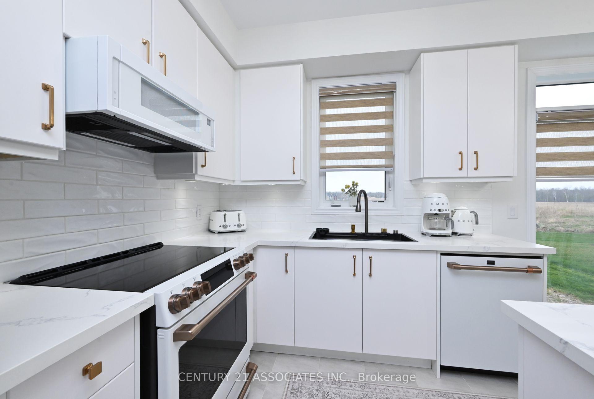 Photo 11 of 33 Stately Drive, Wasaga Beach — HOMEH