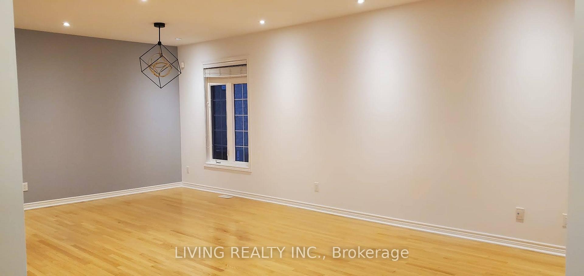 Photo 9 of 114 Halldorson Avenue, Aurora, Bayview Northeast — HOMEH