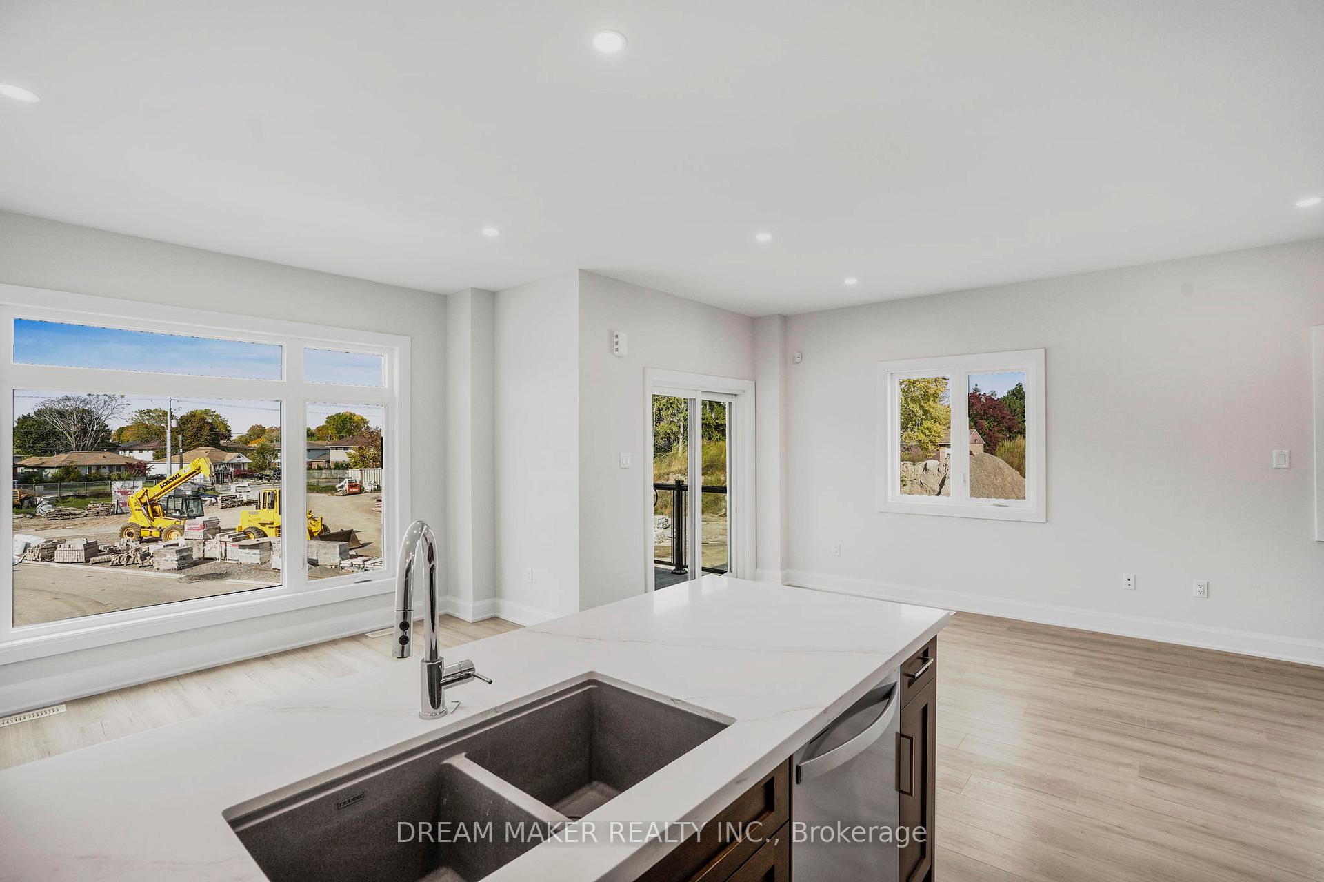 Photo 12 of 17 Fernridge Common, St. Catharines, Carlton/Bunting — HOMEH