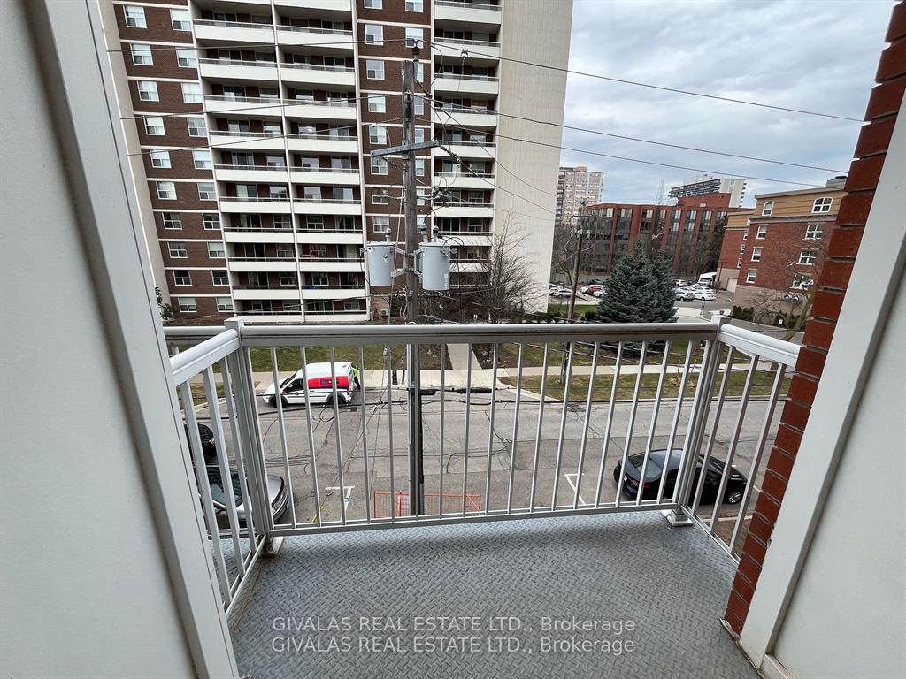 Photo 18 of 393 Detlor Common, Burlington, Brant — HOMEH