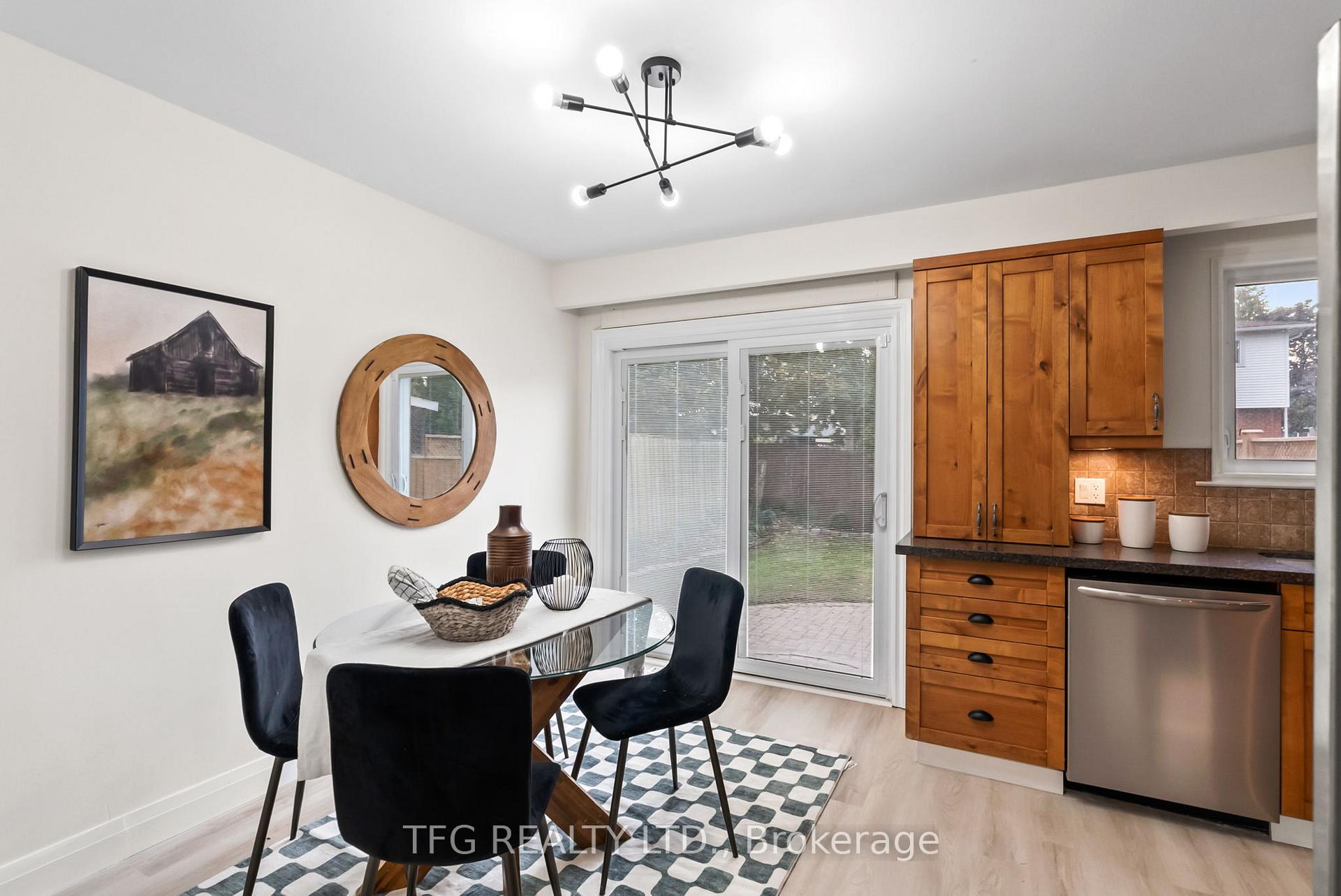 Photo 11 of 298 Waverly Street S, Oshawa, Vanier — HOMEH