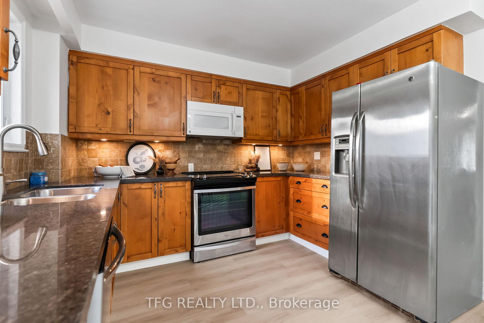 Photo 15 of 298 Waverly Street S, Oshawa, Vanier — HOMEH
