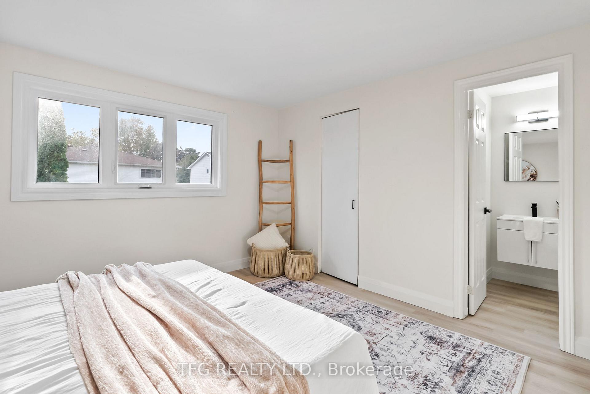 Photo 20 of 298 Waverly Street S, Oshawa, Vanier — HOMEH