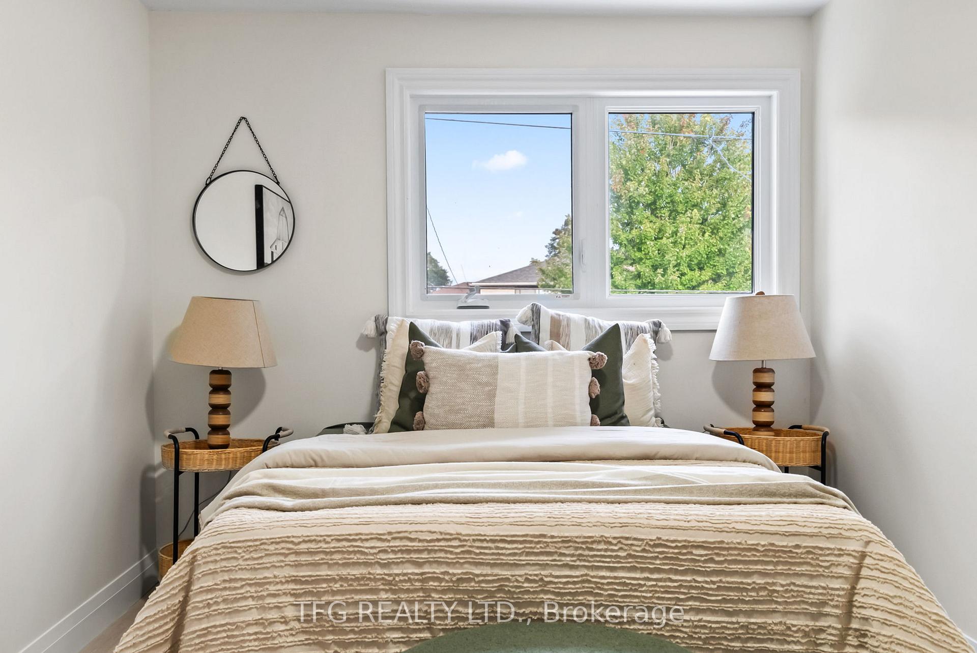 Photo 42 of 298 Waverly Street S, Oshawa, Vanier — HOMEH