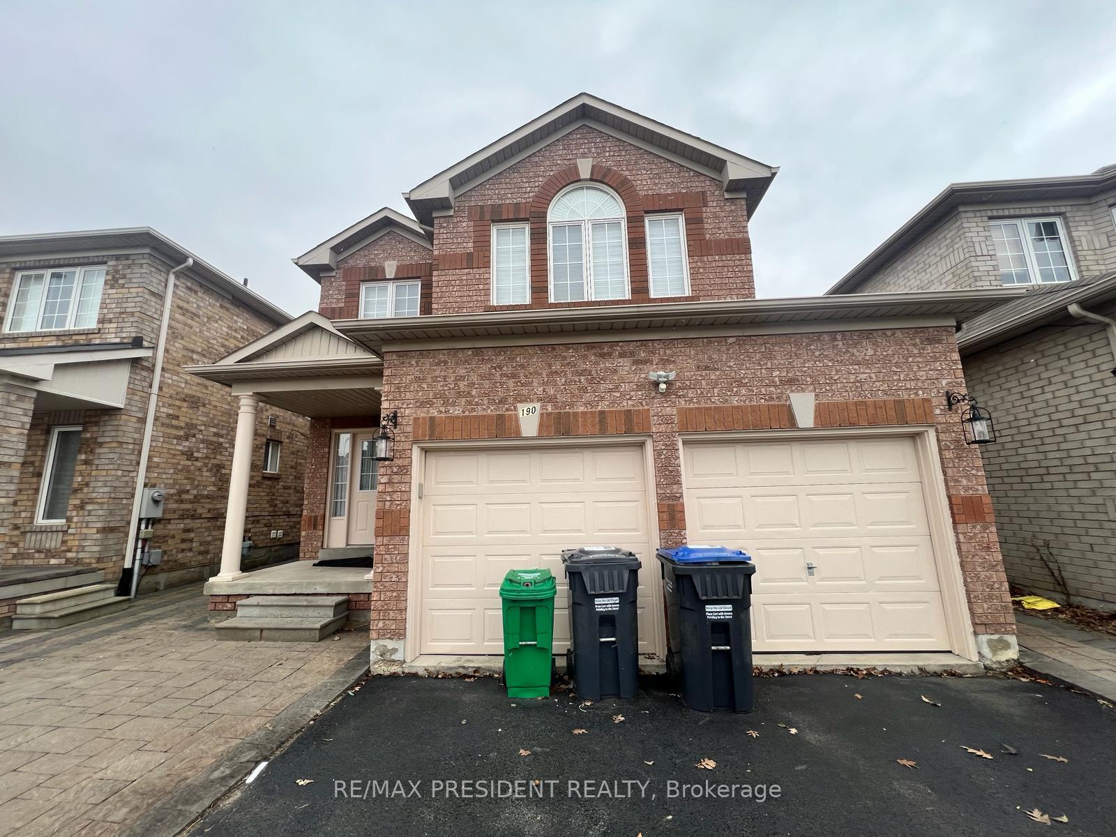 Front of Unit Upper, 190 Brisdale Drive