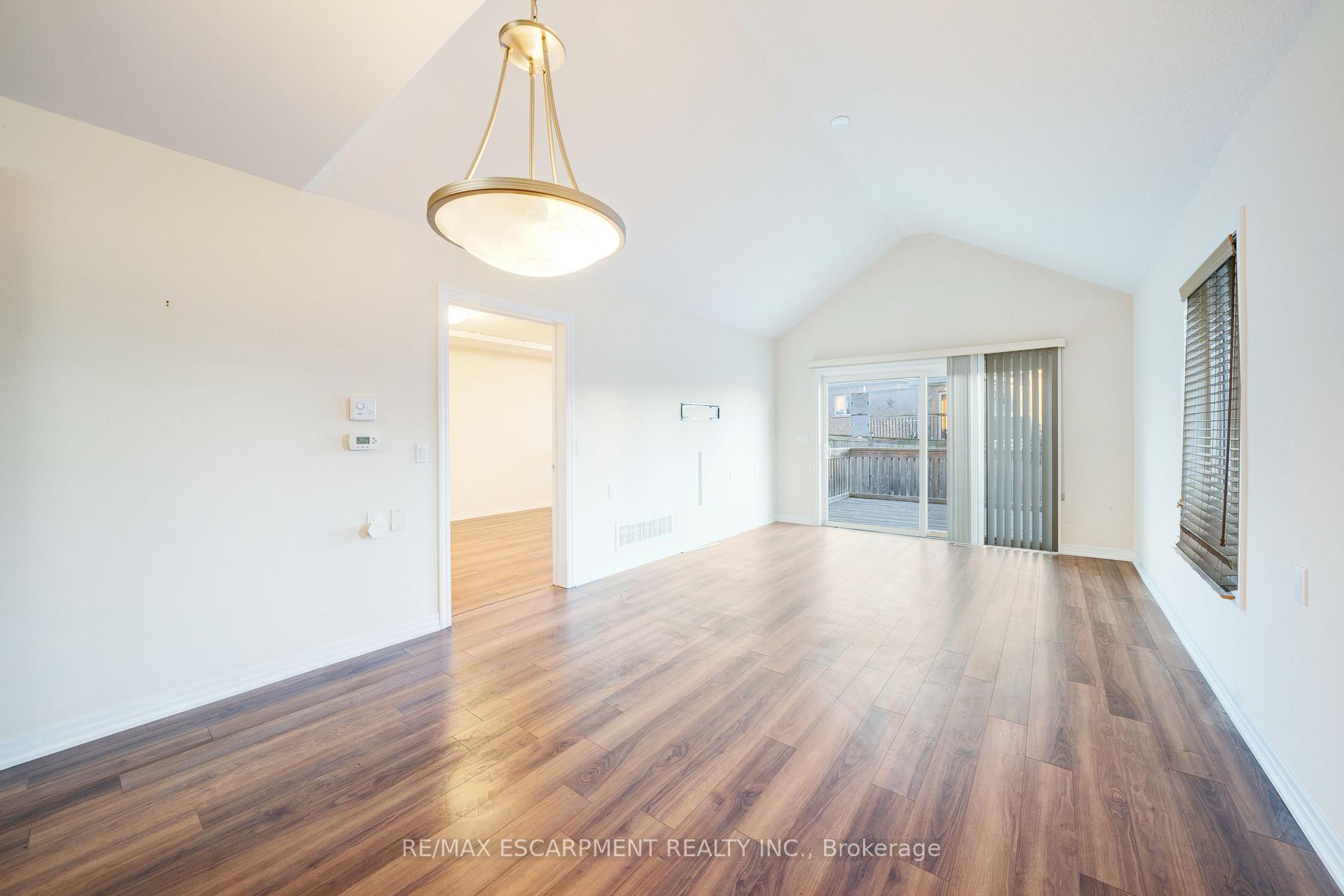 Photo 14 of 1701 Silverstone Crescent, Oshawa, Samac — HOMEH