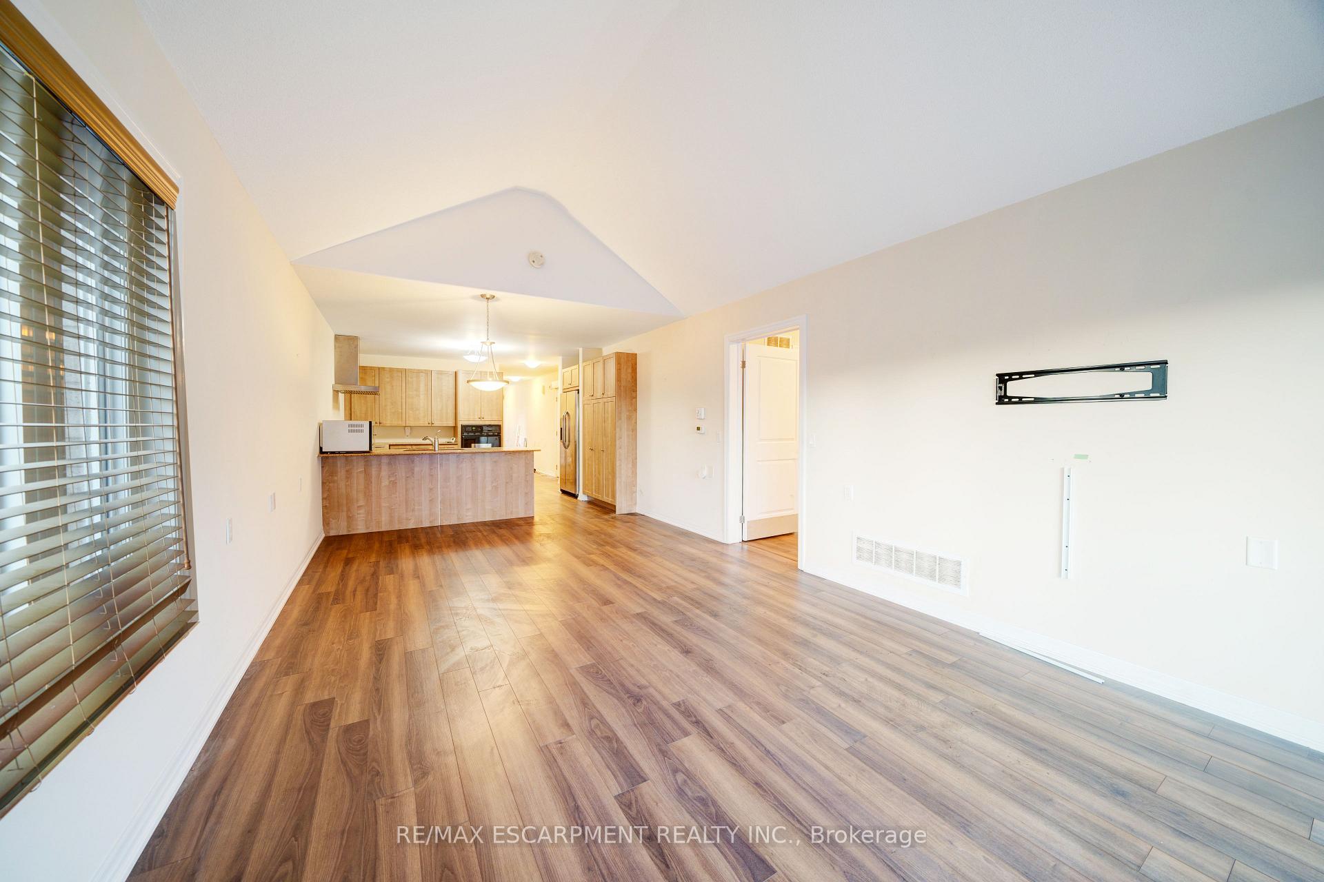 Photo 17 of 1701 Silverstone Crescent, Oshawa, Samac — HOMEH