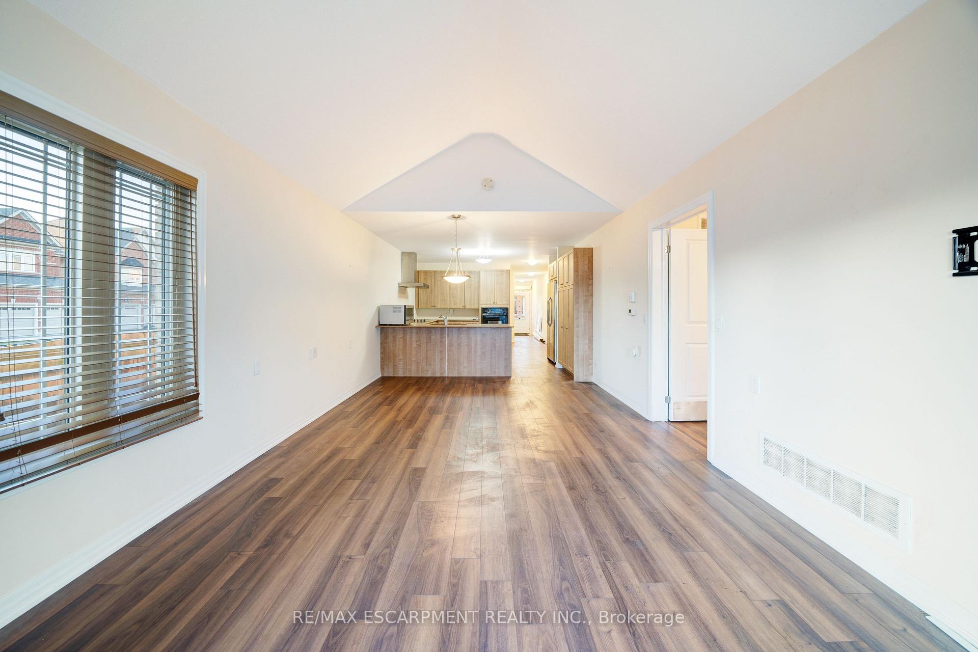 Photo 18 of 1701 Silverstone Crescent, Oshawa, Samac — HOMEH