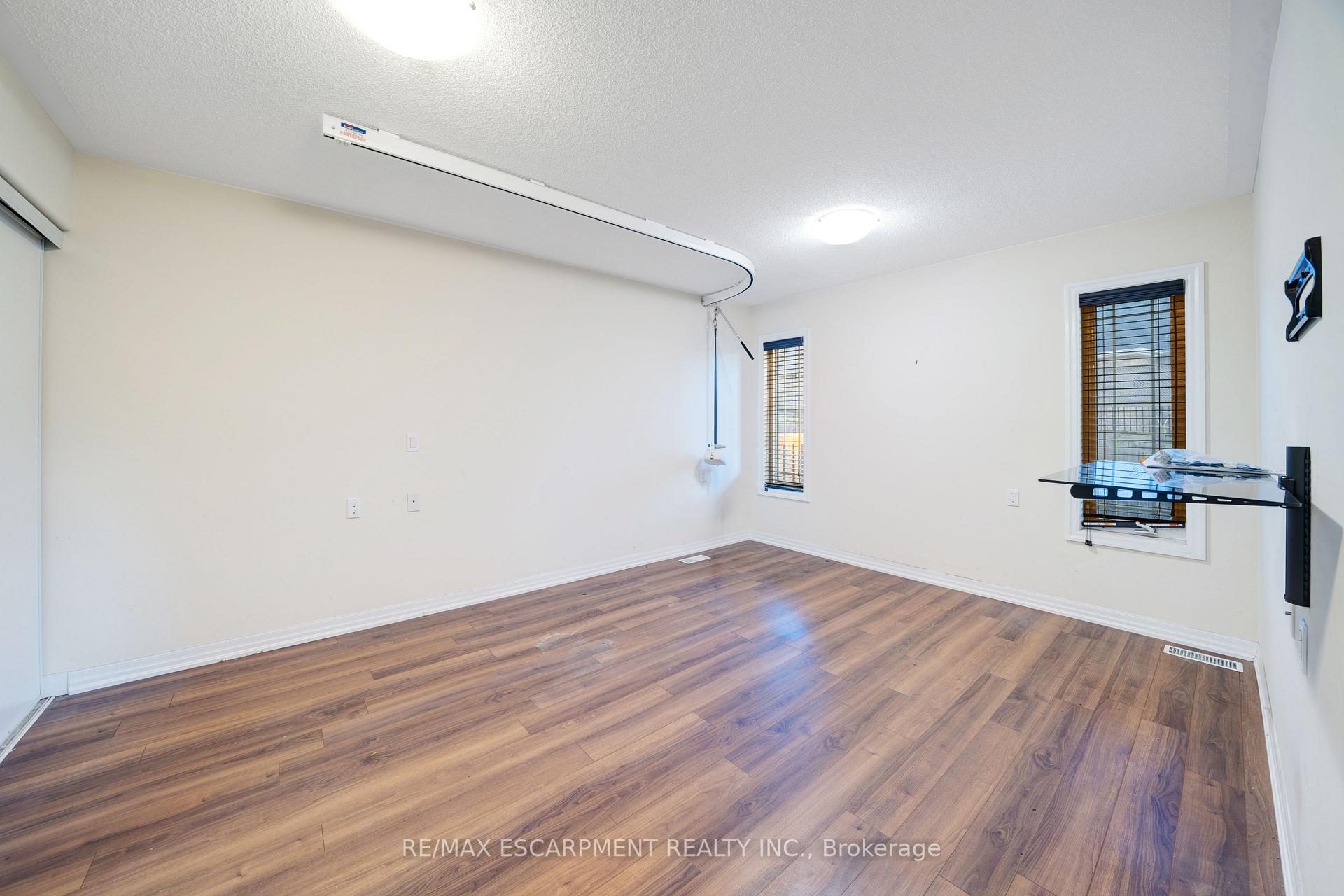 Photo 20 of 1701 Silverstone Crescent, Oshawa, Samac — HOMEH