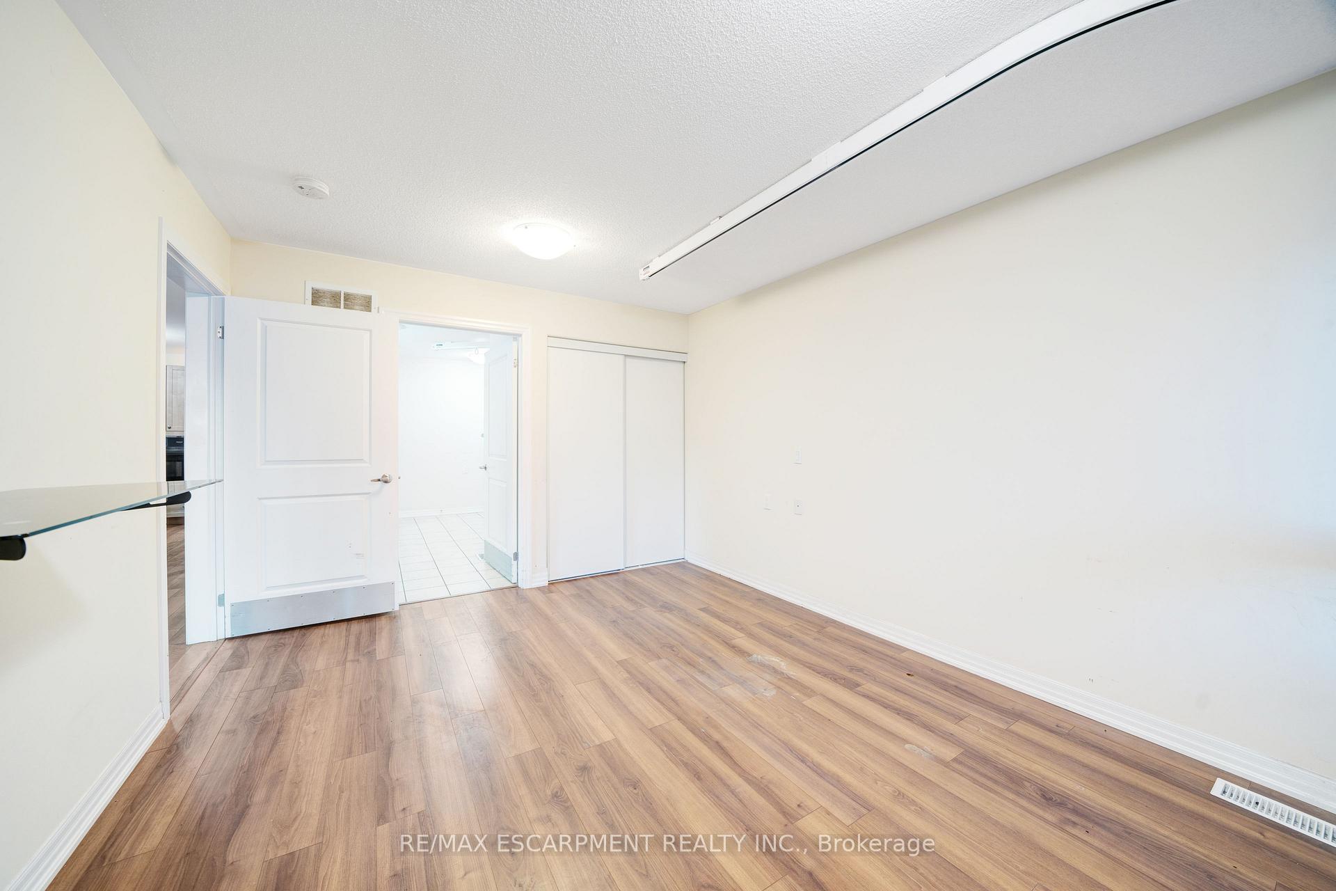 Photo 22 of 1701 Silverstone Crescent, Oshawa, Samac — HOMEH