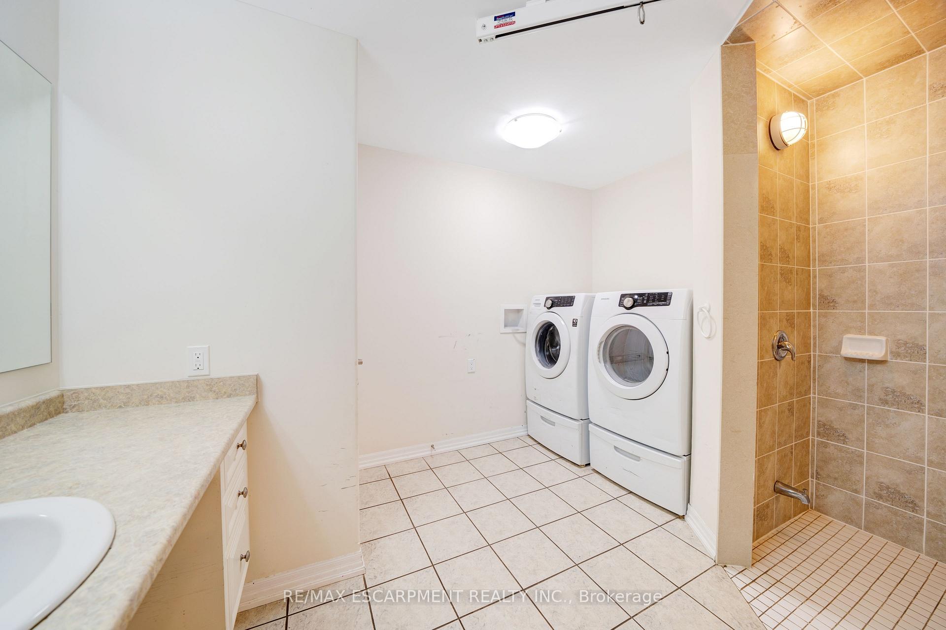 Photo 26 of 1701 Silverstone Crescent, Oshawa, Samac — HOMEH