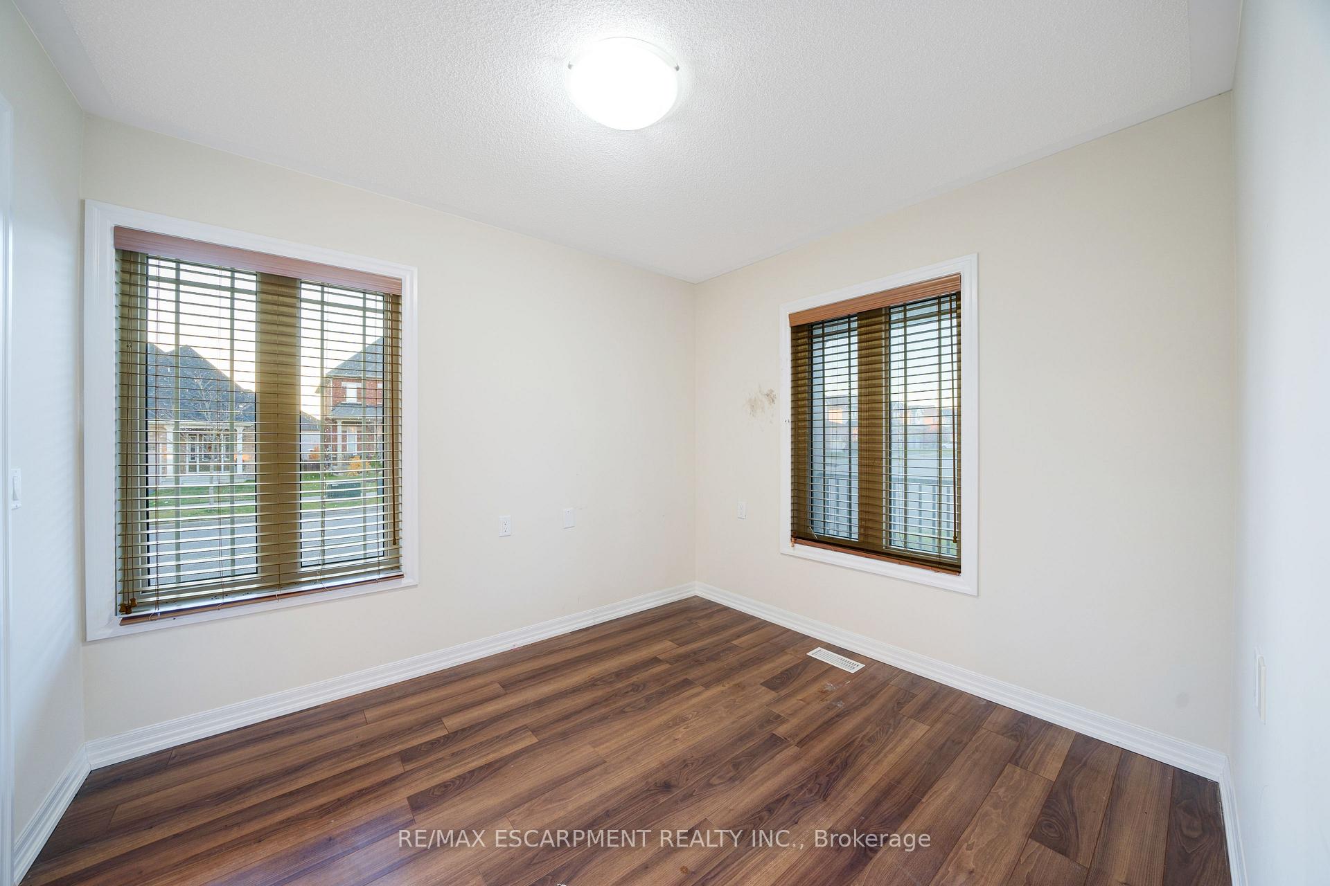 Photo 28 of 1701 Silverstone Crescent, Oshawa, Samac — HOMEH