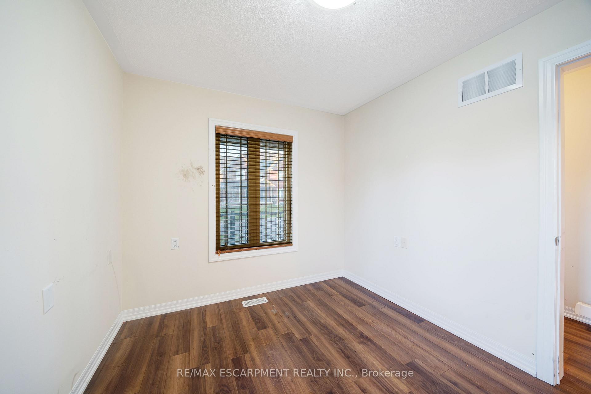 Photo 29 of 1701 Silverstone Crescent, Oshawa, Samac — HOMEH