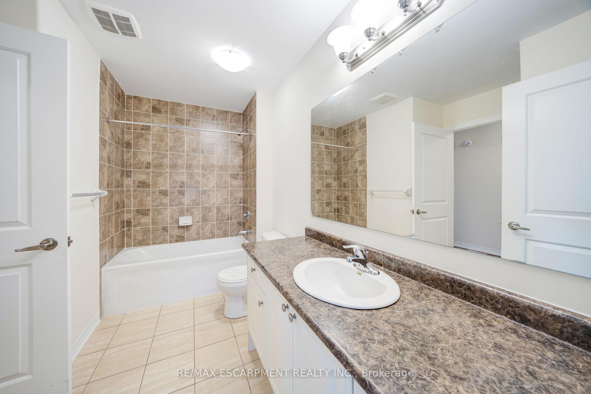 Photo 33 of 1701 Silverstone Crescent, Oshawa, Samac — HOMEH
