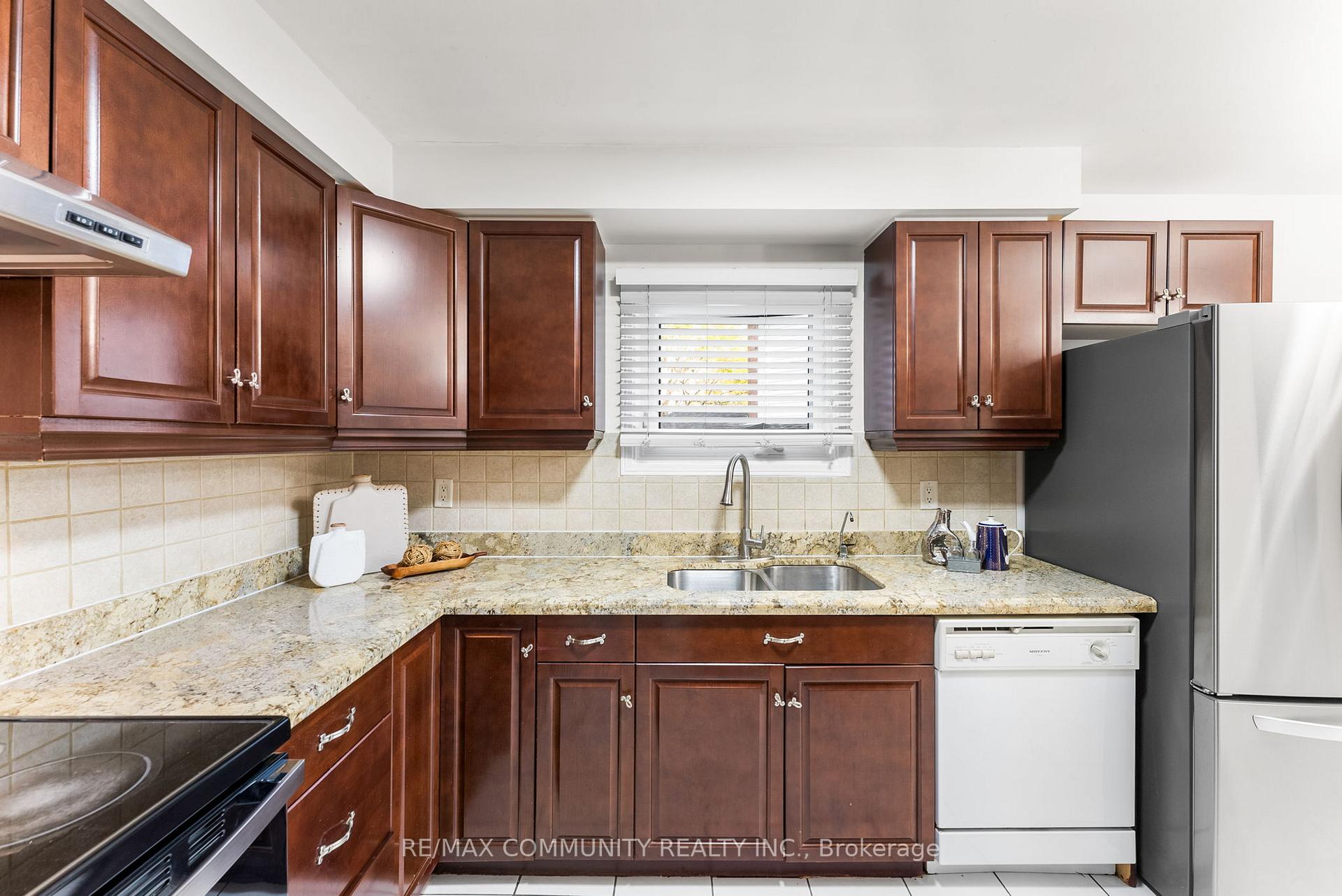 Photo 13 of 1645 Middleton Street, Pickering, Brock Ridge — HOMEH