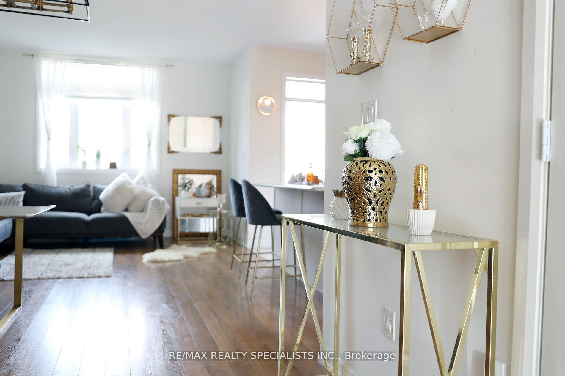 Photo 6 of 84 Longshore Way, Whitby, Port Whitby — HOMEH