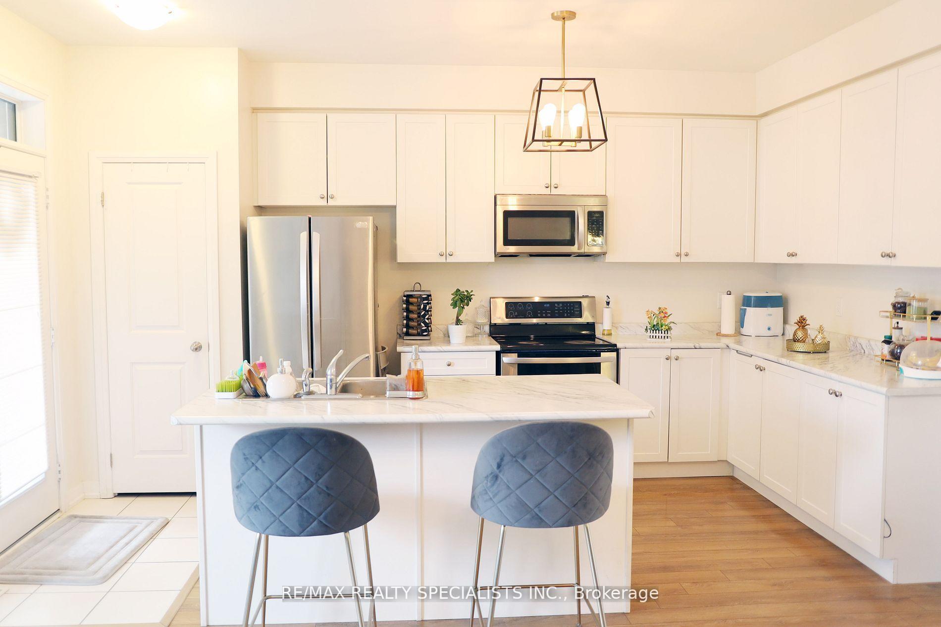 Photo 12 of 84 Longshore Way, Whitby, Port Whitby — HOMEH