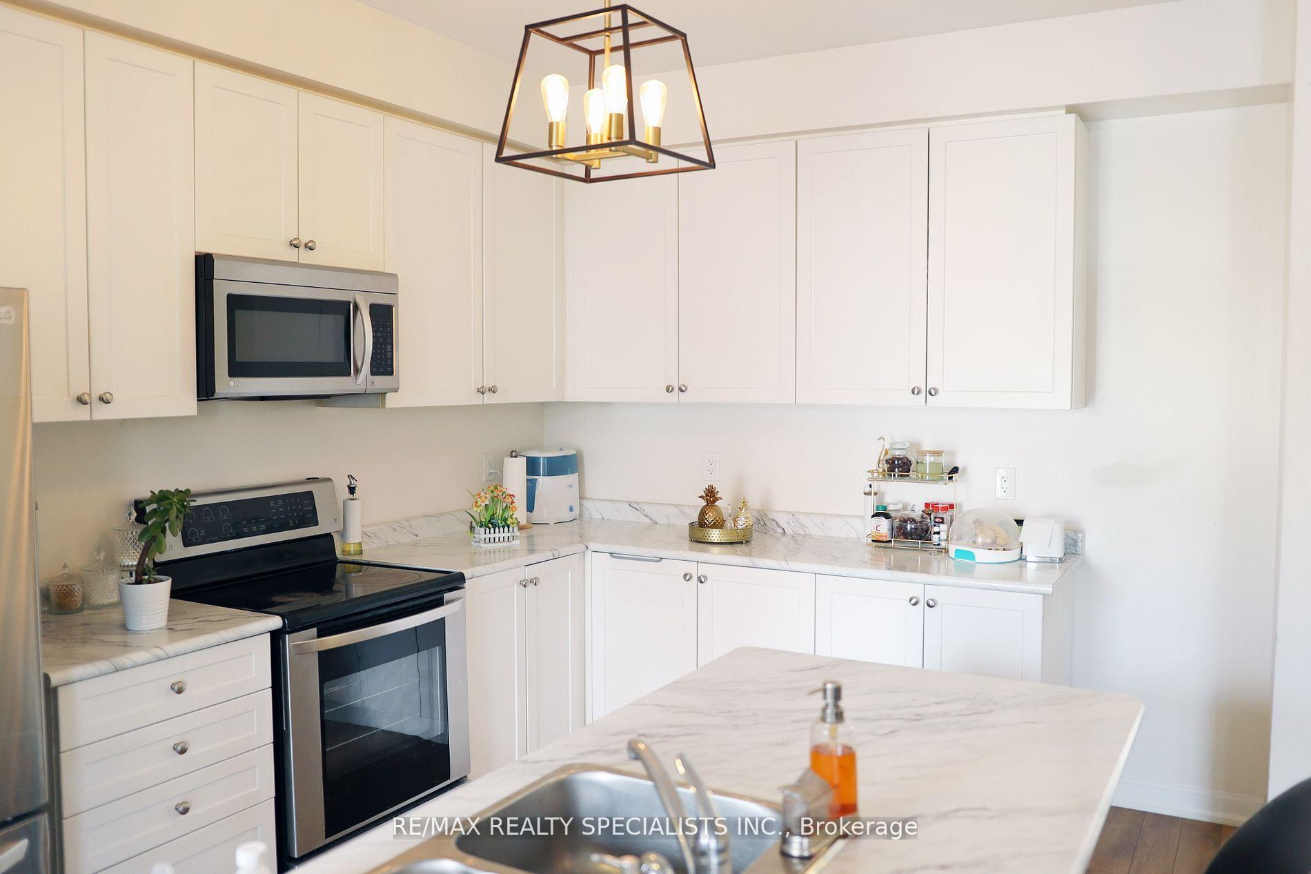 Photo 13 of 84 Longshore Way, Whitby, Port Whitby — HOMEH