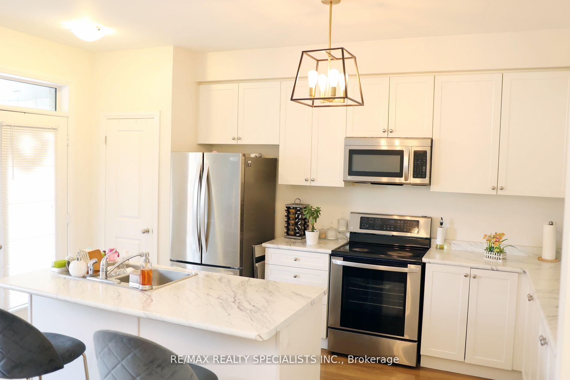 Photo 14 of 84 Longshore Way, Whitby, Port Whitby — HOMEH