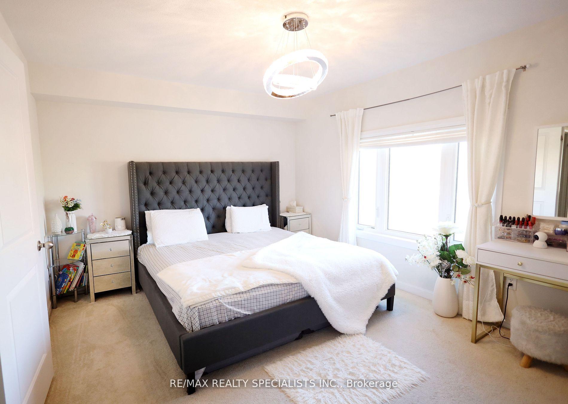 Photo 19 of 84 Longshore Way, Whitby, Port Whitby — HOMEH