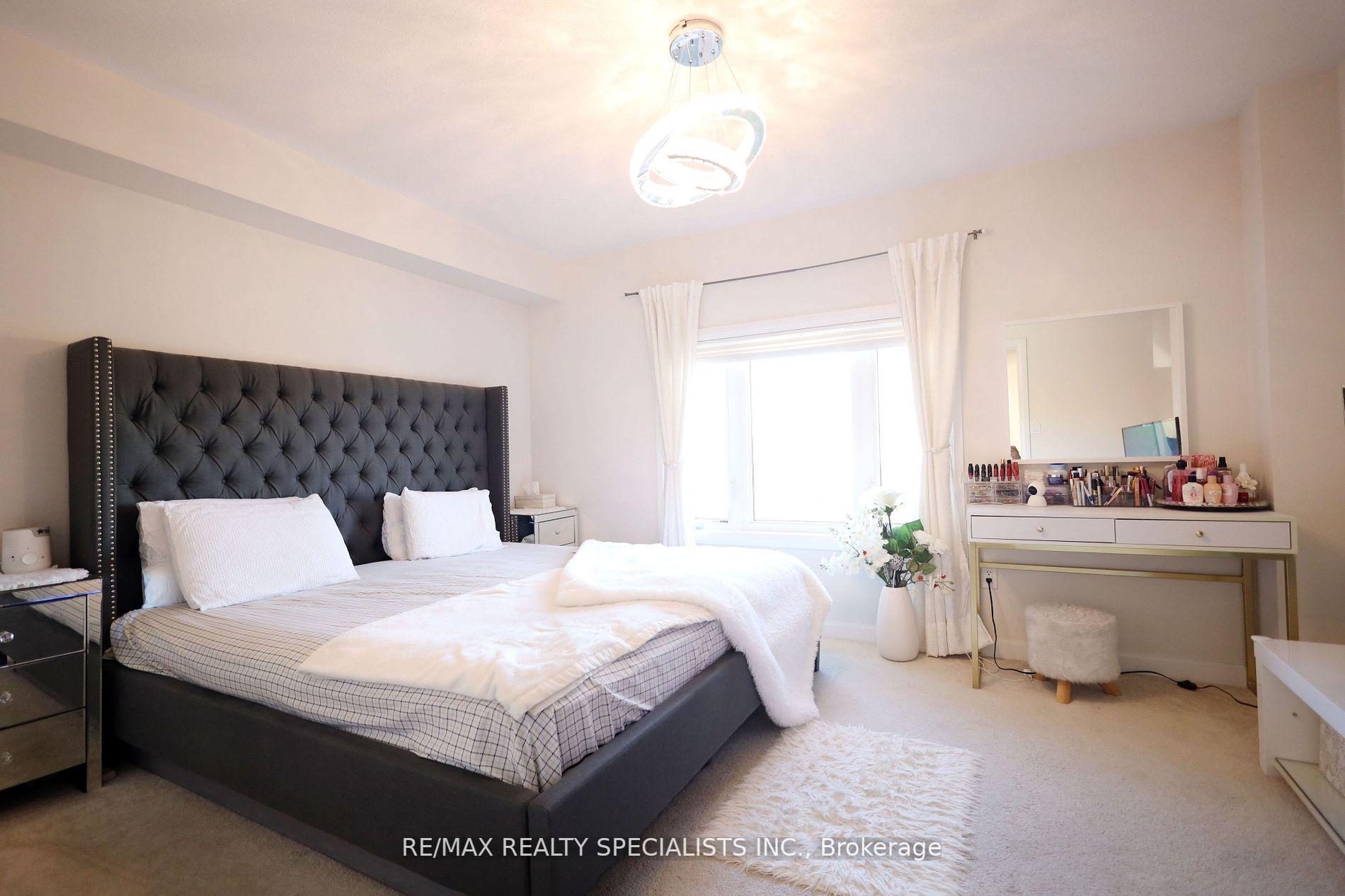 Photo 20 of 84 Longshore Way, Whitby, Port Whitby — HOMEH