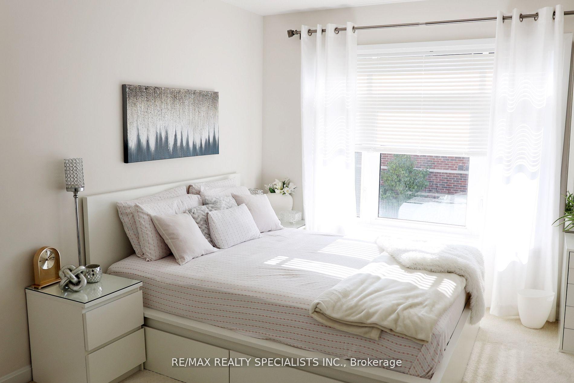 Photo 22 of 84 Longshore Way, Whitby, Port Whitby — HOMEH