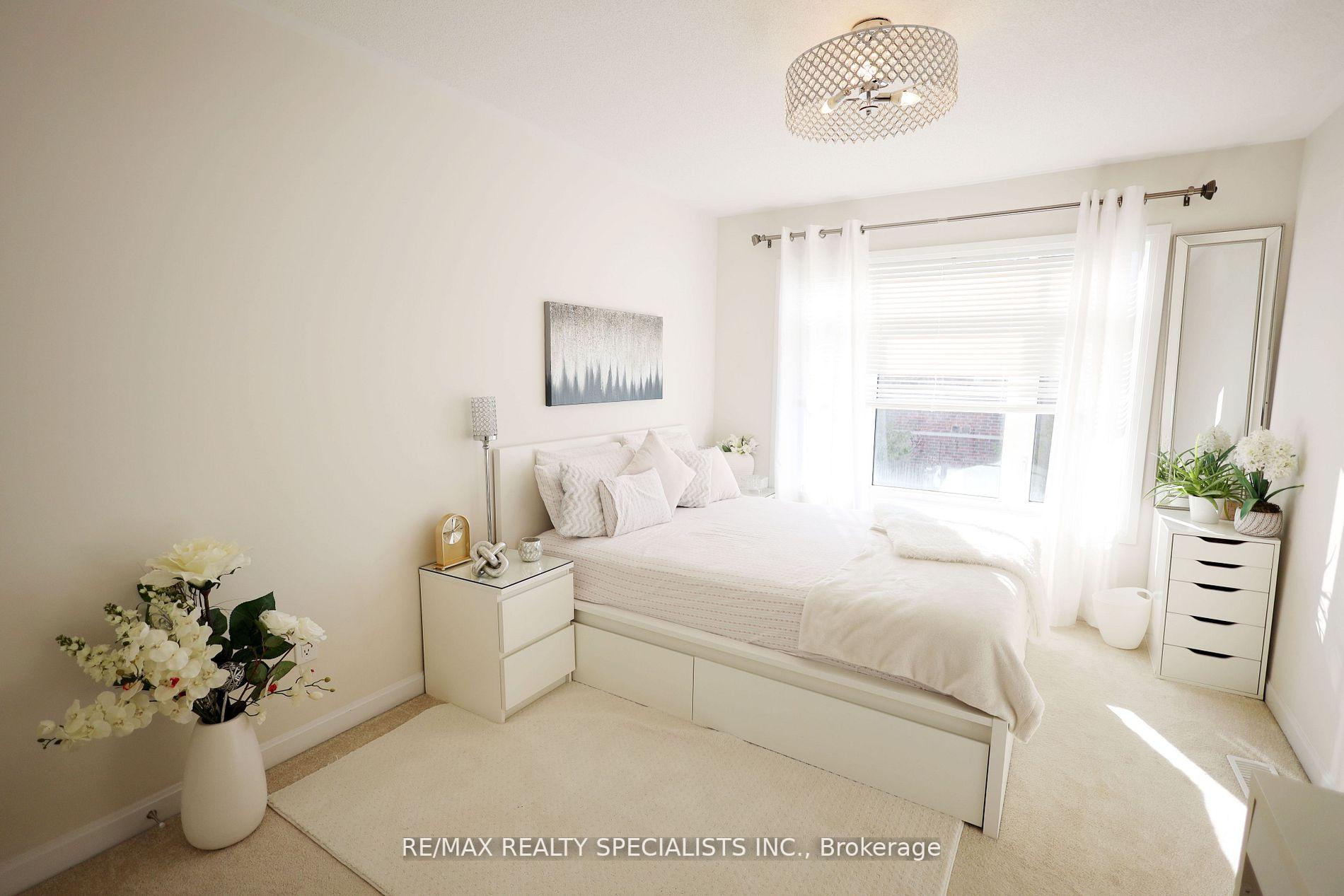 Photo 23 of 84 Longshore Way, Whitby, Port Whitby — HOMEH