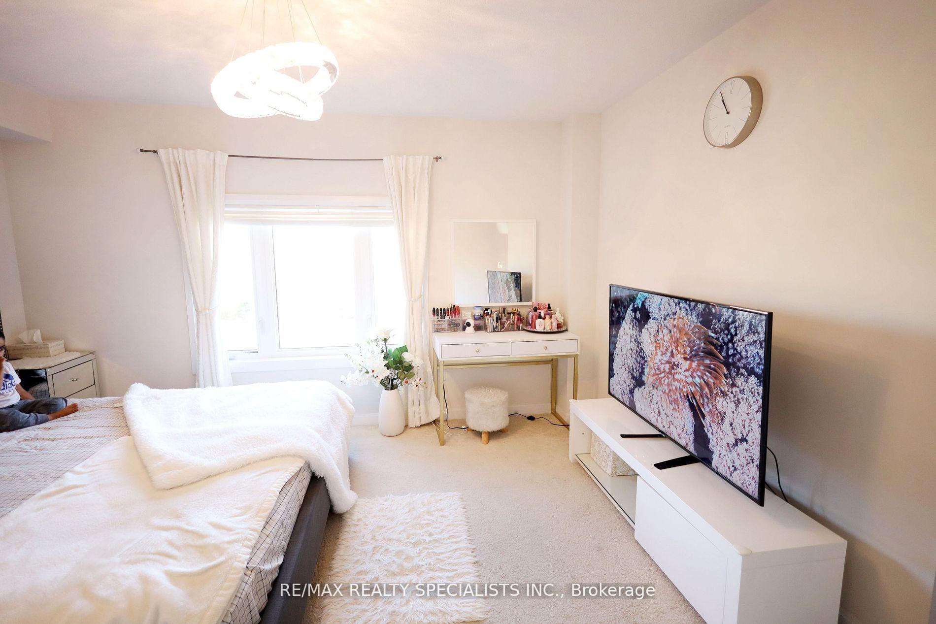 Photo 25 of 84 Longshore Way, Whitby, Port Whitby — HOMEH