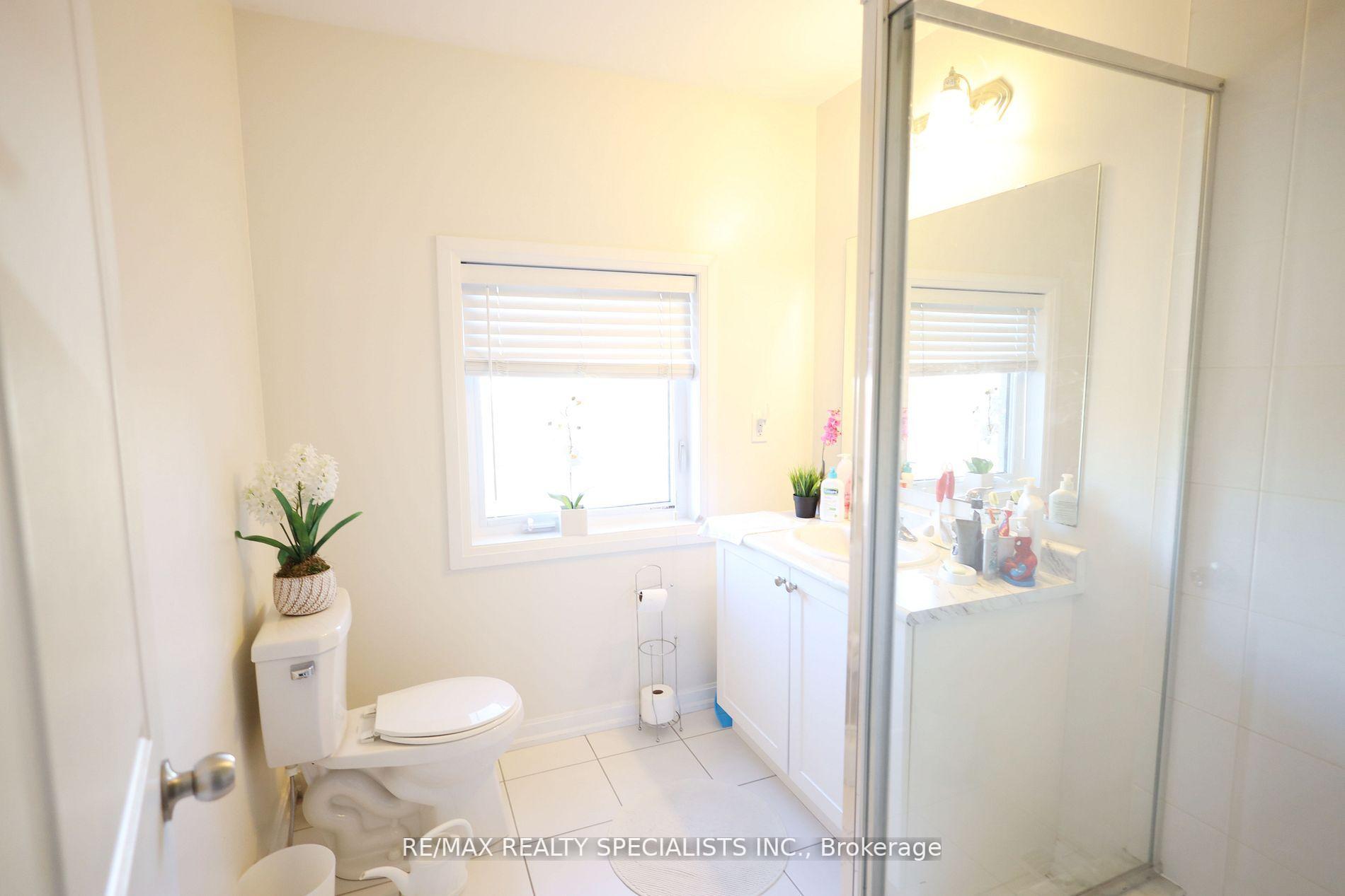 Photo 32 of 84 Longshore Way, Whitby, Port Whitby — HOMEH