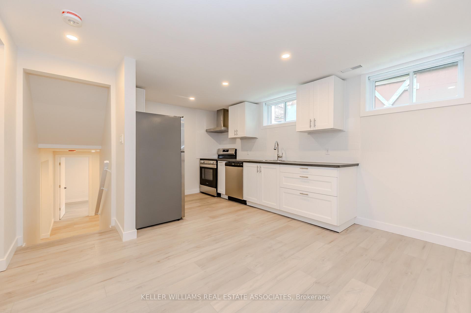 Photo 2 of 78 Duchess Drive, Cambridge — HOMEH