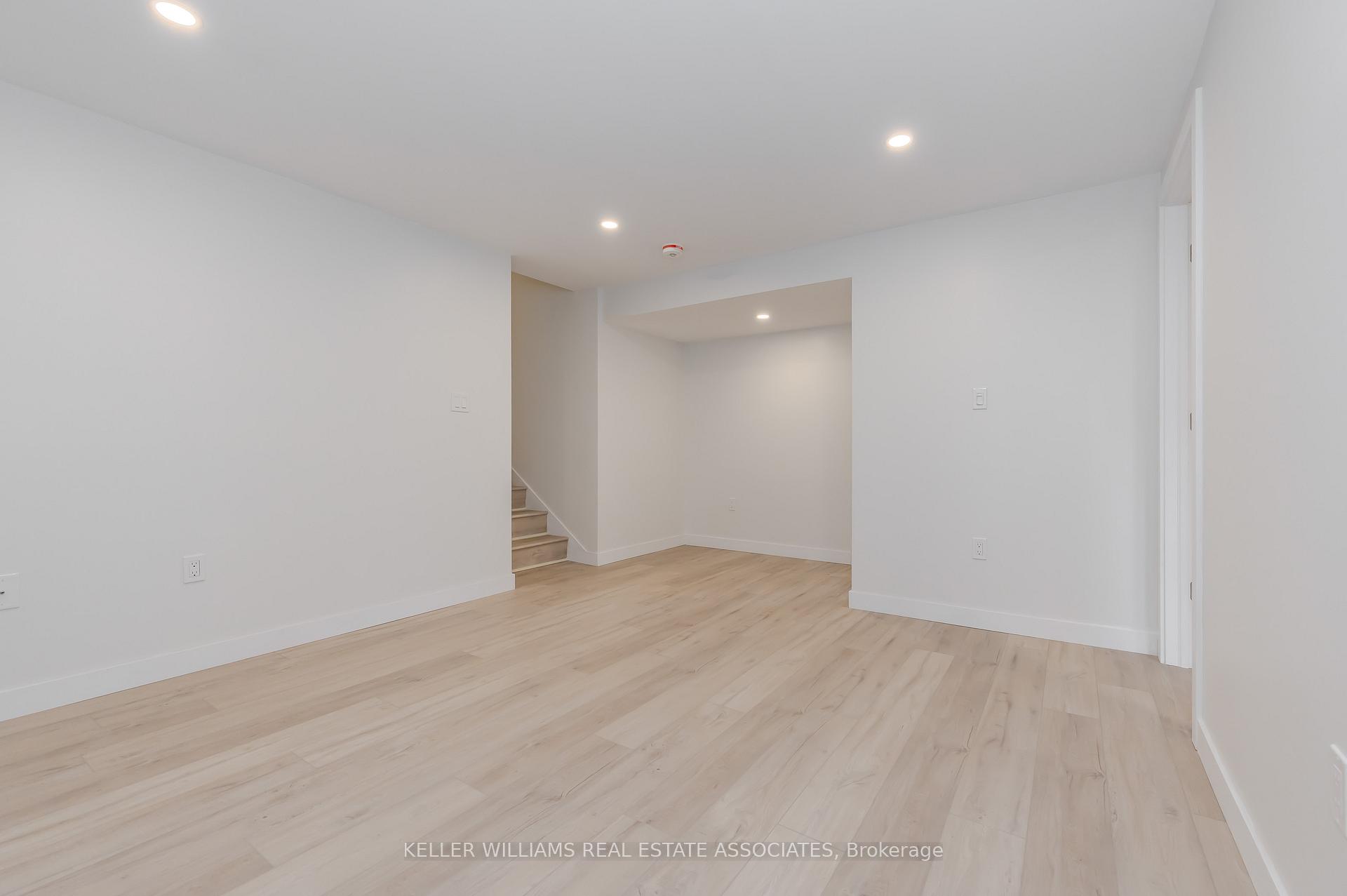 Photo 12 of 78 Duchess Drive, Cambridge — HOMEH
