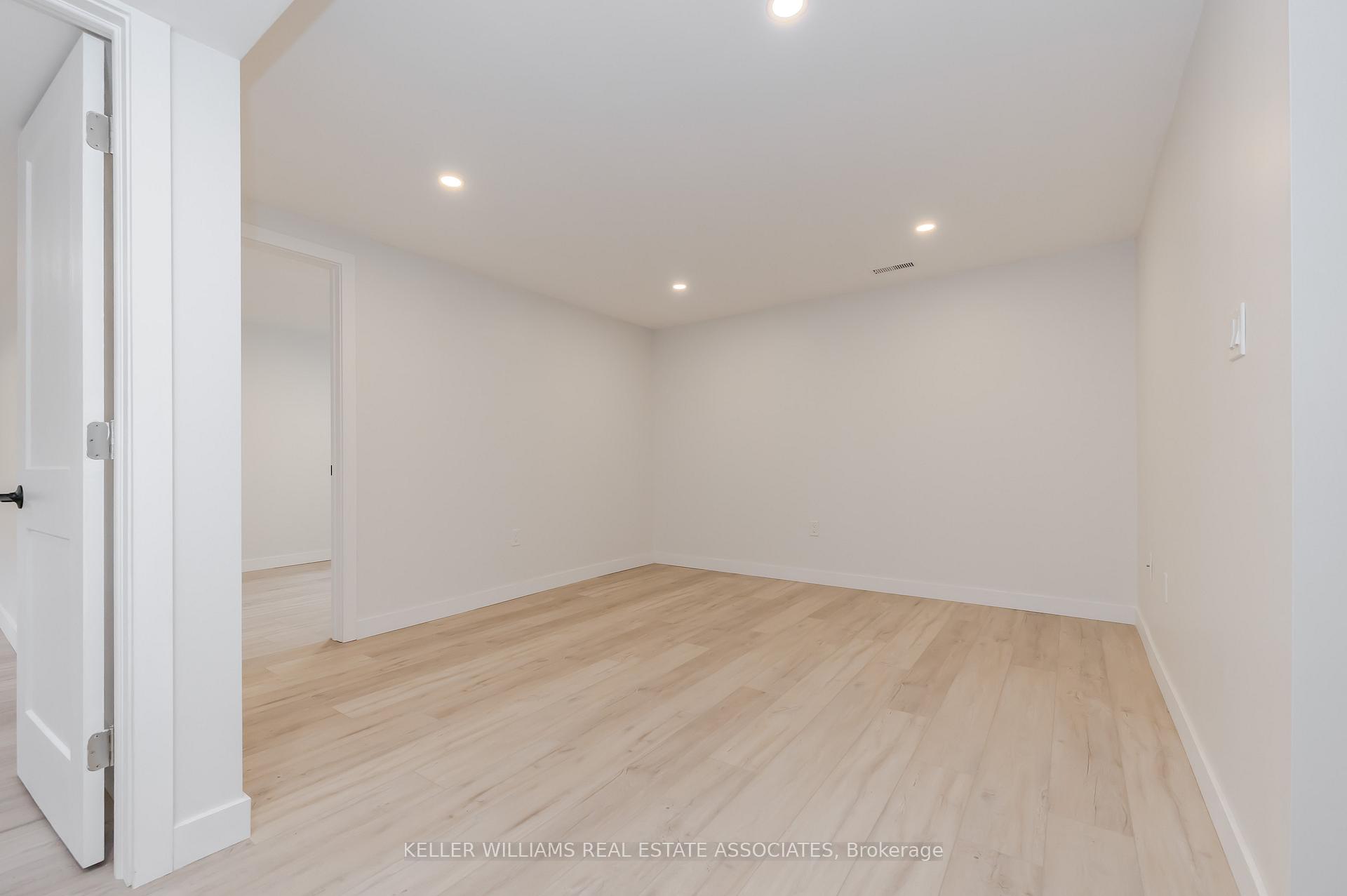 Photo 14 of 78 Duchess Drive, Cambridge — HOMEH