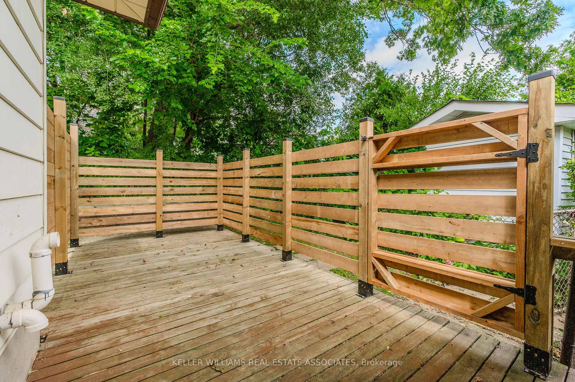 Photo 19 of 78 Duchess Drive, Cambridge — HOMEH