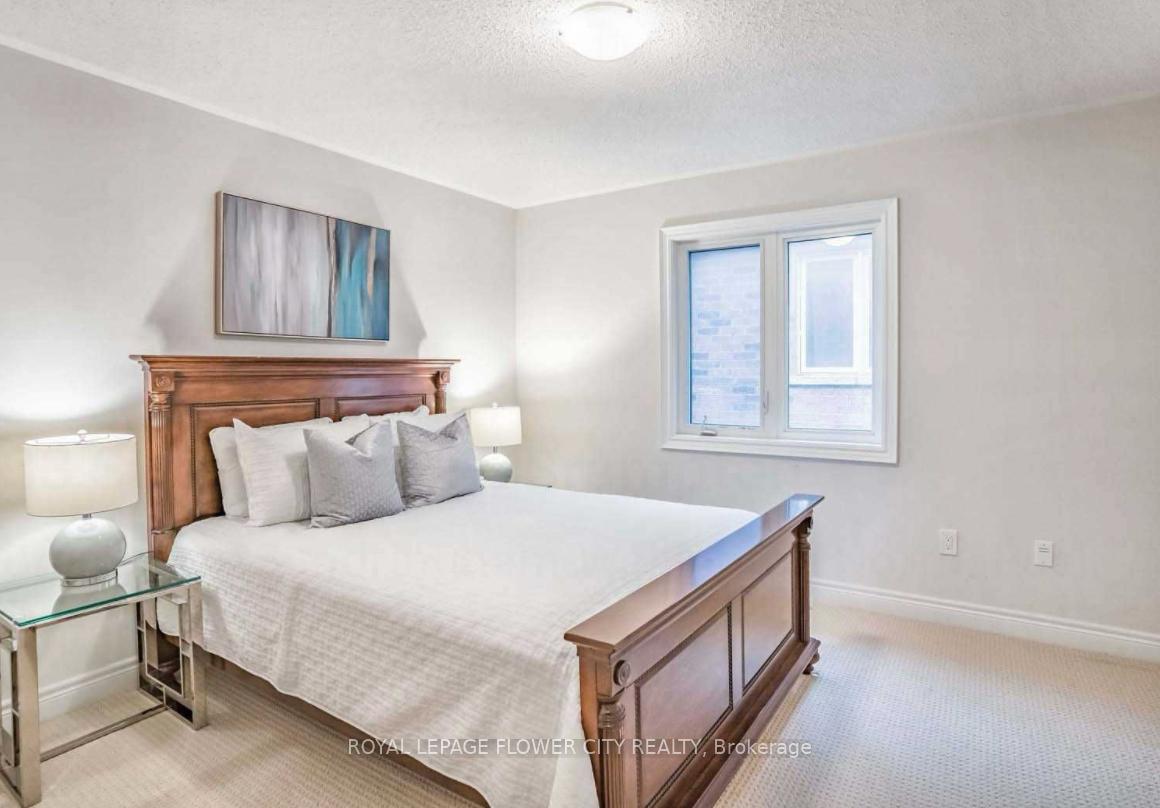 Photo 12 of 33 Swans Trail, Brampton, Sandringham-Wellington North — HOMEH