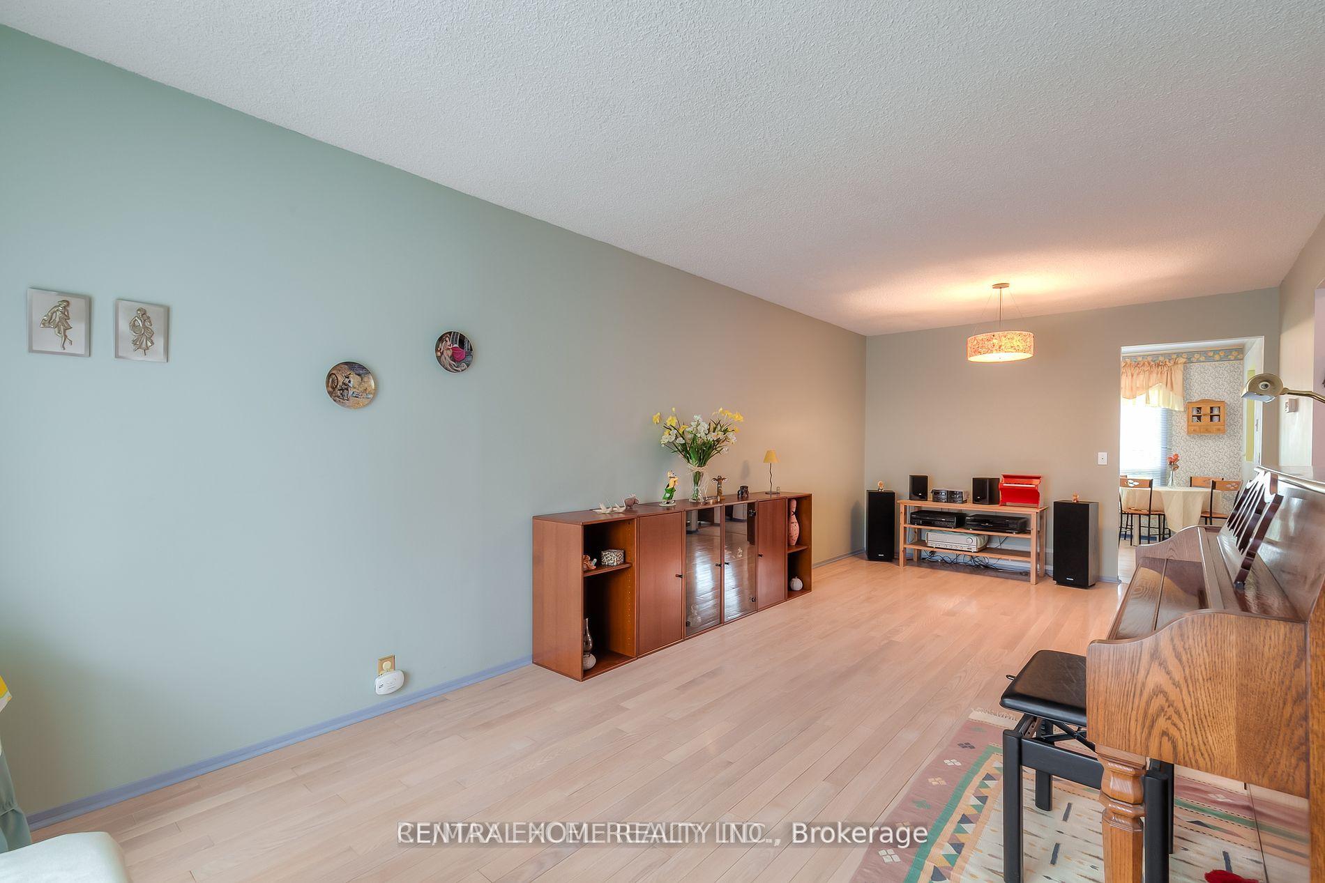 Photo 21 of 67 Tunney Crescent, Markham, Raymerville — HOMEH