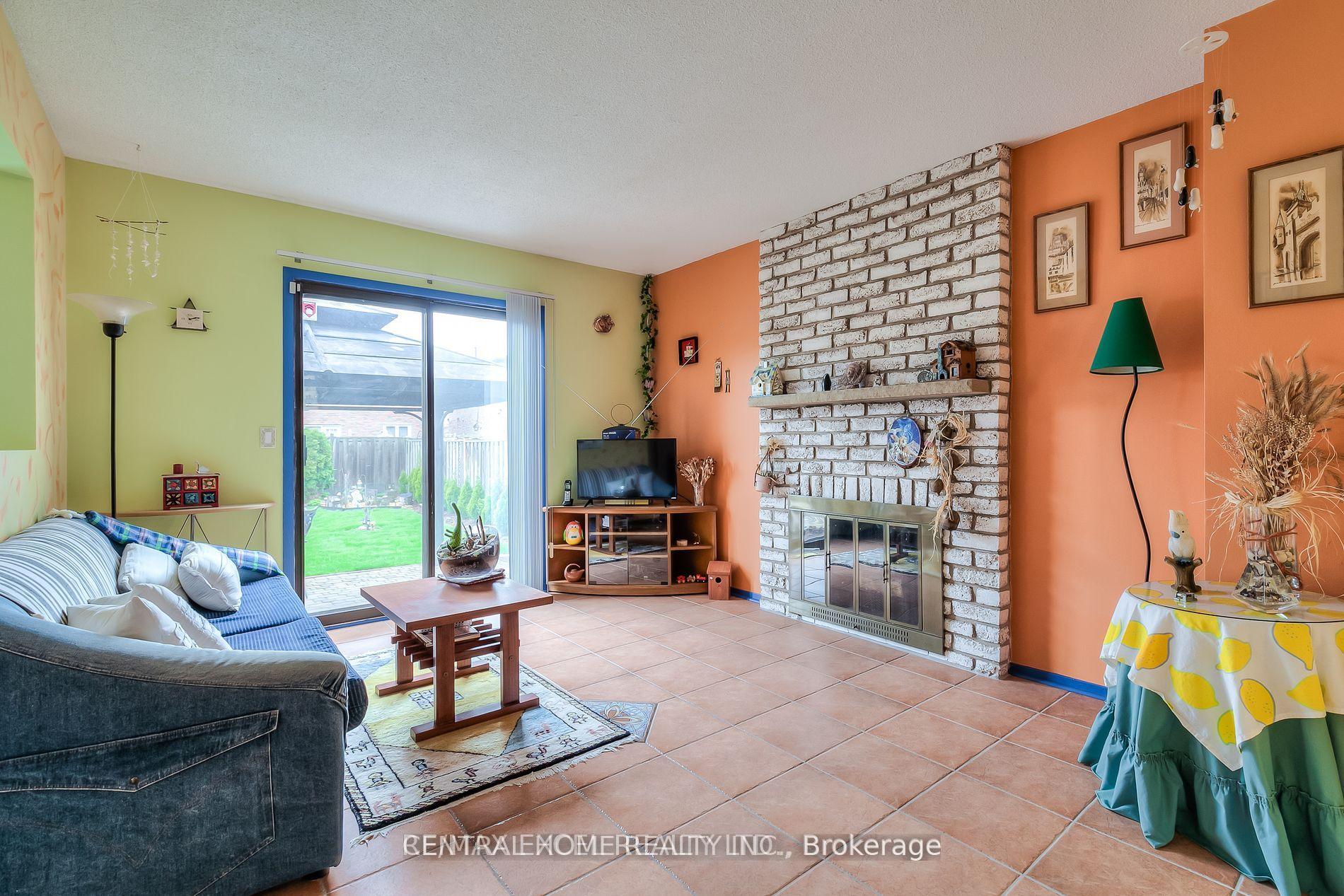 Photo 7 of 67 Tunney Crescent, Markham, Raymerville — HOMEH