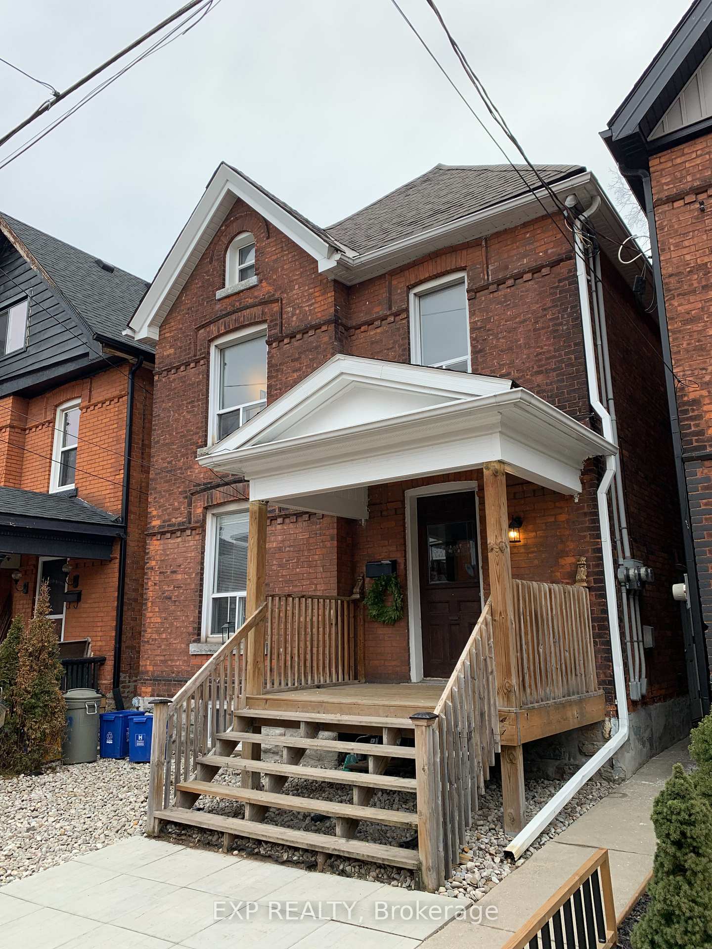 Front of Unit Upper, 129 Grant Avenue