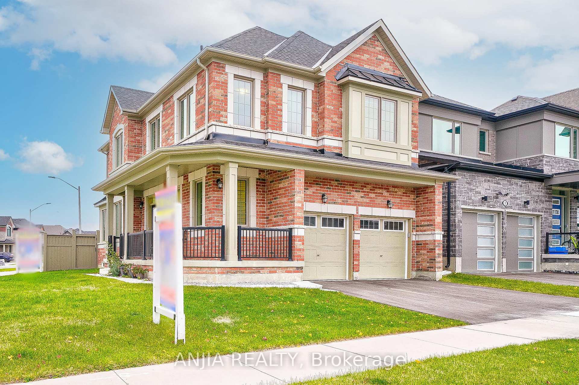 Photo 2 of 262 Beaverbrae Drive, Markham, Victoria Square — HOMEH