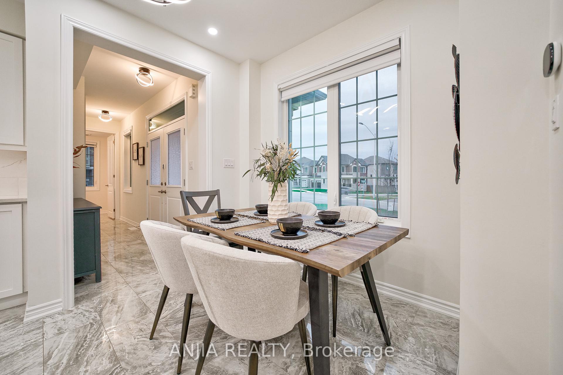 Photo 4 of 262 Beaverbrae Drive, Markham, Victoria Square — HOMEH