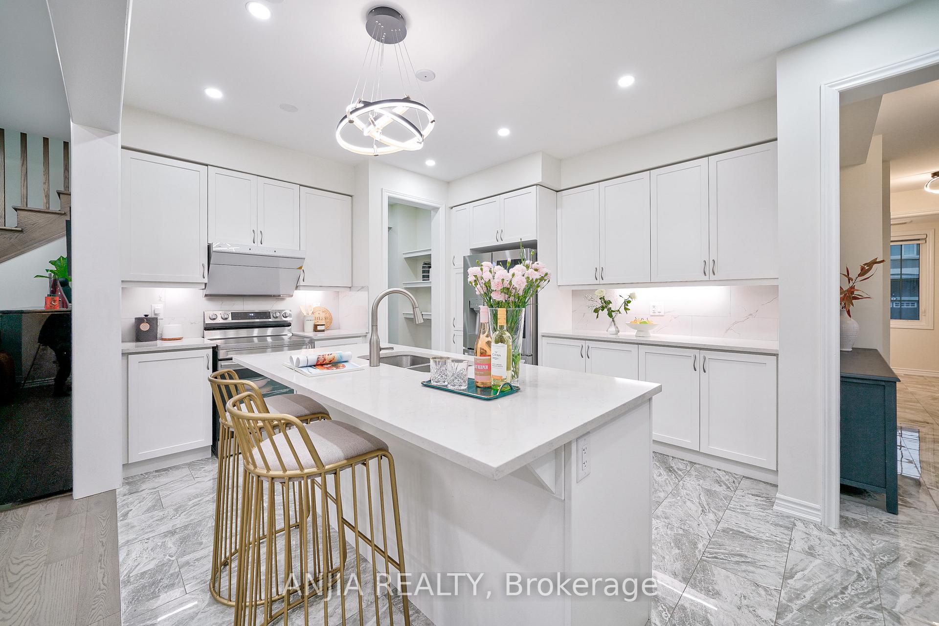 Photo 8 of 262 Beaverbrae Drive, Markham, Victoria Square — HOMEH