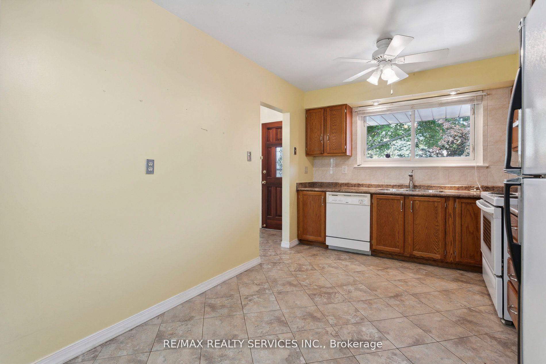 Photo 6 of 6 caledon Crescent, Brampton, Brampton East — HOMEH